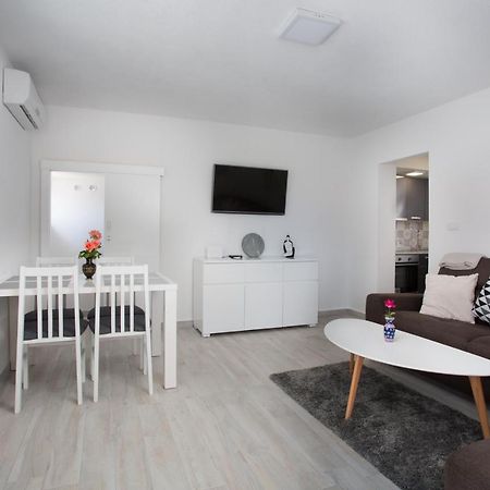 Serious Job Apartment Dubrovnik Dış mekan fotoğraf